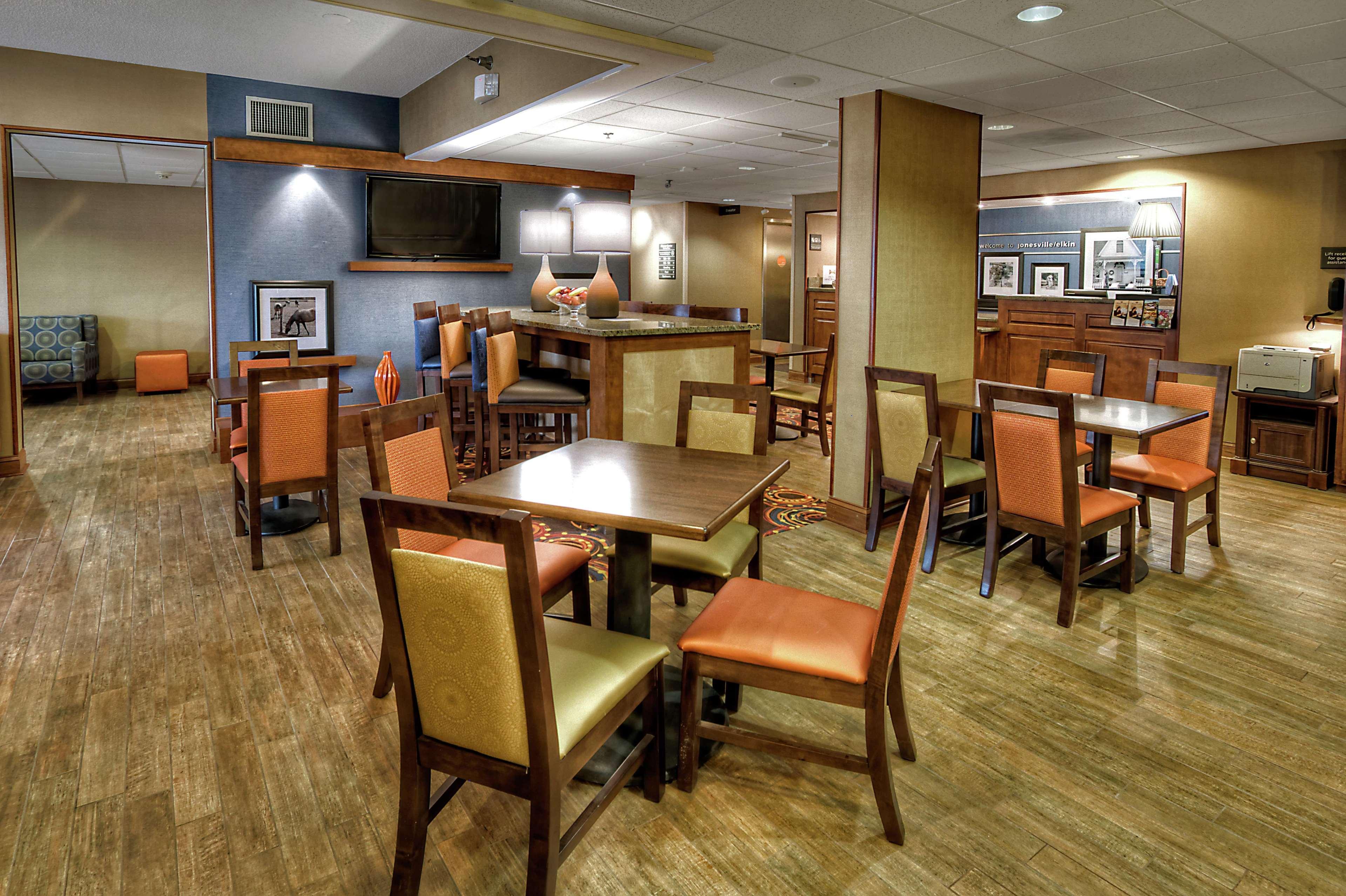 Hampton Inn Jonesville/Elkin Arlington Extérieur photo